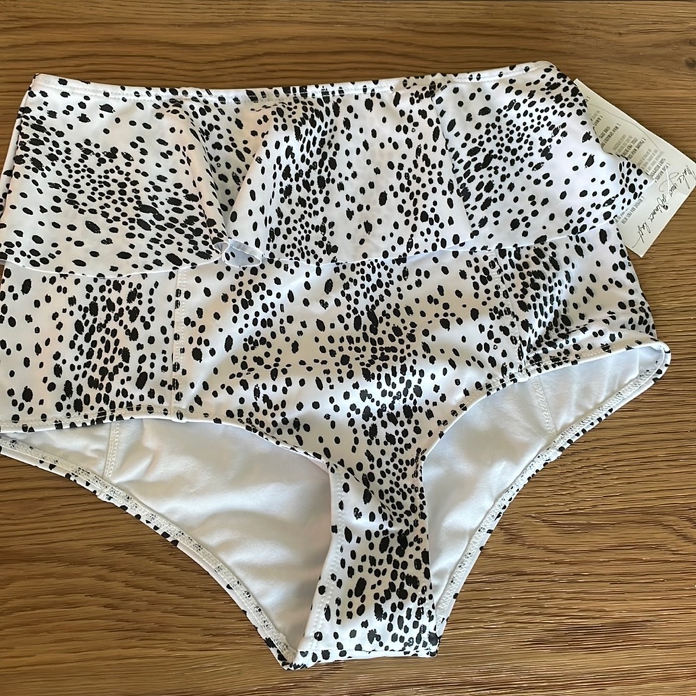 Kortni Jeane size small NWT
